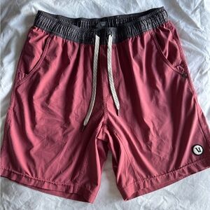 Vuori Men’s Kore Short 7” in Berry